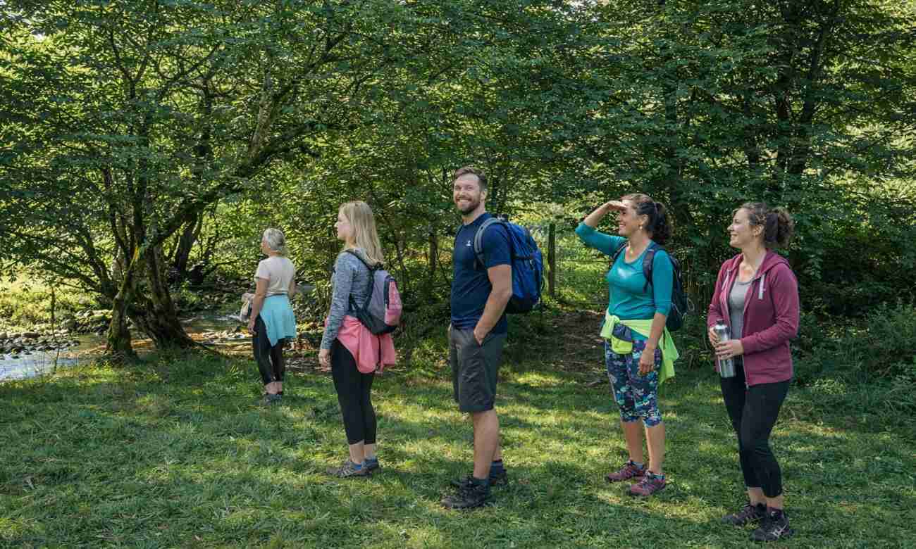 Vychádzka do lesa na pôstnom pobyte: liečebné hladovanie
